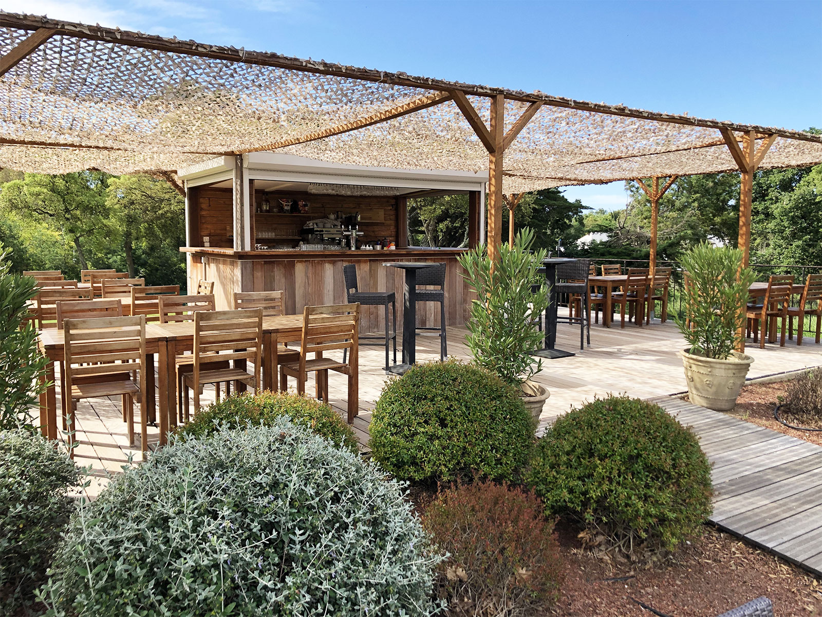 Club House Restaurant - Golf de Beauvallon - Grimaud - Espace bar extérieur